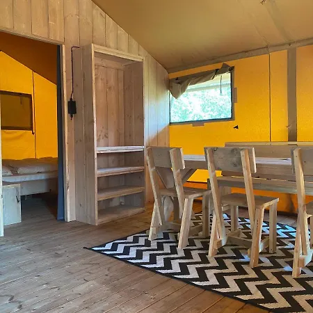 Campsite De Vinkenkamp *